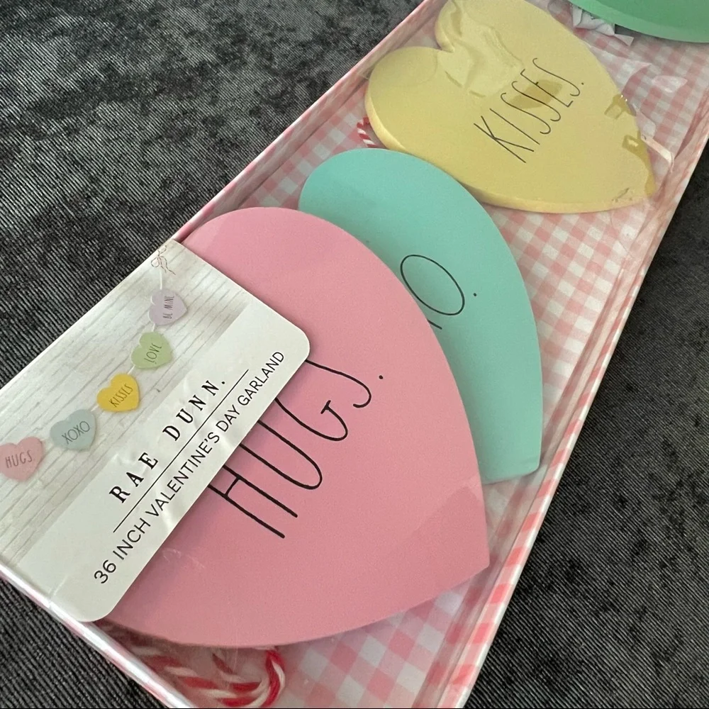 NIB Rae Dunn Conversation Hearts Garland